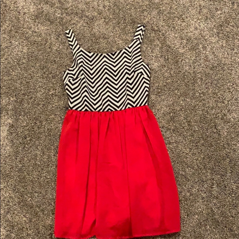 Chevron black and red dress